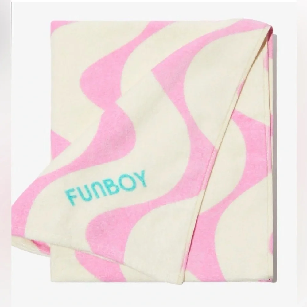 Funboy Poolside Leisure Club Beach Towel. Cream & Pink 100% cotton. L68